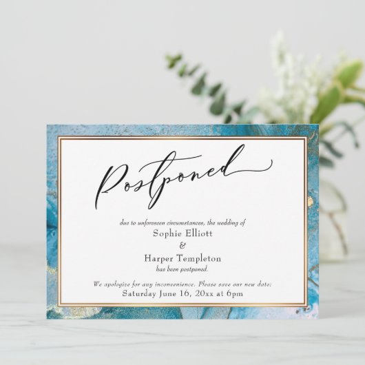 エレガントなターコイズ&ゴールドのインクで延期された結婚式のカード 招待状 (スタンド正面)