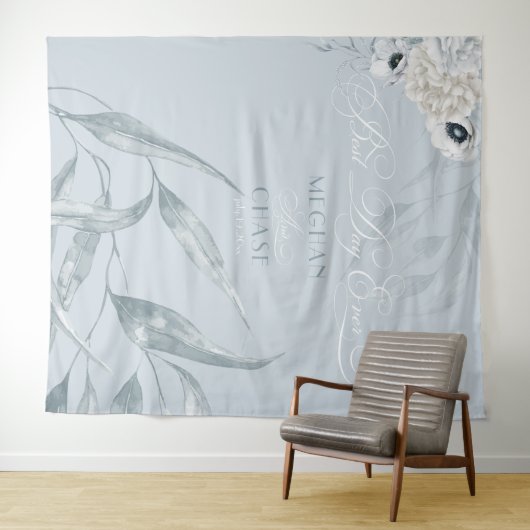 エレガントなダスティーブルーの水彩画の葉と花 タペストリー (インサイチュ(横))