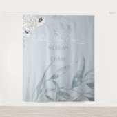 エレガントなダスティーブルーの水彩画の葉と花 タペストリー (正面)