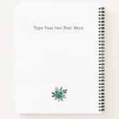 エレガントなダスティーブルーの花々 ホームスイートホーム カスタム ノートブック (裏面)