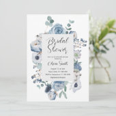エレガントなダスティーブルーの花のブライズシャワー 招待状 (スタンド正面)