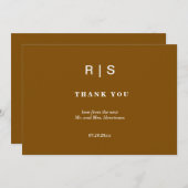 エレガントなチェストナットブラウンのモノグラム ウェディング サンクス サンキューカード (正面/裏面)