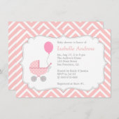 エレガントなチェブロンピンクのベビーカー 女の子の赤ちゃんのお披露目パーティー 招待状 (正面/裏面)