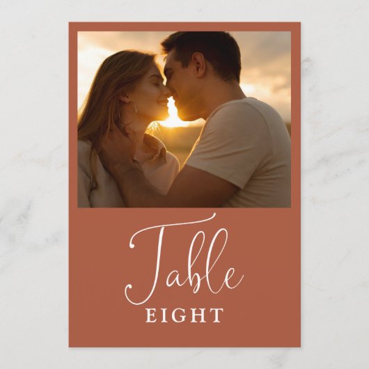 エレガントなテラコッタ フォト テーブル ナンバー 招待状 (正面)