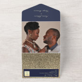 エレガントなネイビーブルーとゴールドグリッターの結婚式 オールインワン招待状 (外側)