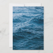 エレガントなネイビーブルーの海辺の海岸 ウェディング 招待状 (裏面)