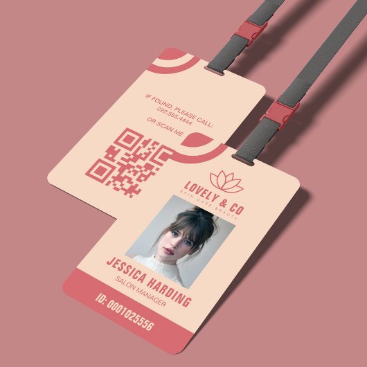 エレガントなバラとアイボリーのサロン従業員QRコード バッジ