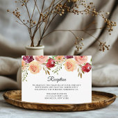 エレガントなバーガンディピンクの花のイブニングパーティー エンクロージャーカード