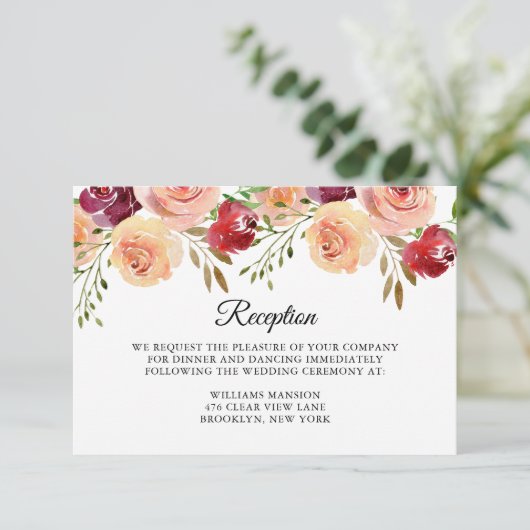 エレガントなバーガンディピンクの花のイブニングパーティー エンクロージャーカード (スタンド正面)