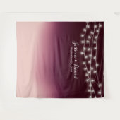 エレガントなバーガンディーレッドオンブルウェディングバックドロップス タペストリー (正面(横))