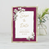 エレガントなバーガンディ ゴールド ホワイト オーキッドの結婚式延期案内状 招待状 (スタンド正面)