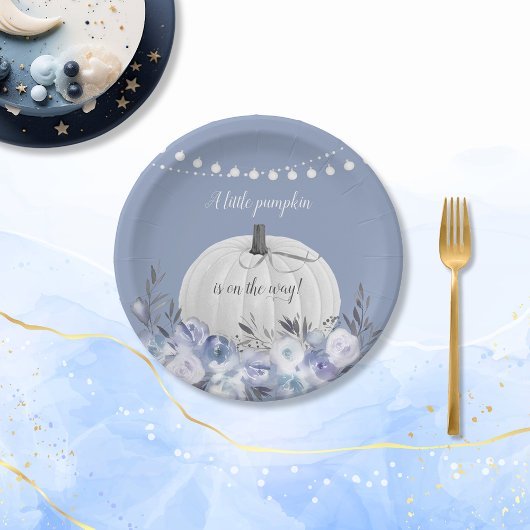 エレガントなパンプキンベイビーシャワーダスティーブルー ペーパープレート
