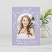 エレガントなパープル ヴィンテージ ボウ フォト 卒業パーティー 招待状 (スタンド正面)