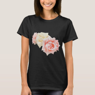 エレガントなピンクとクリーム色のバラの花束のレディースベーシックTシャツ Tシャツ