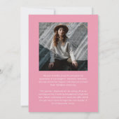 エレガントなピンクと白のフォトコラージュ 卒業式 案内状 (裏面)