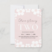 エレガントなピンクのデイジー子供の誕生日フラワーバースデー 招待状 (正面)