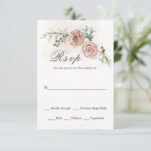 エレガントなピンクのバラ ヴィンテージ結婚式 RSVP カード (スタンド正面)