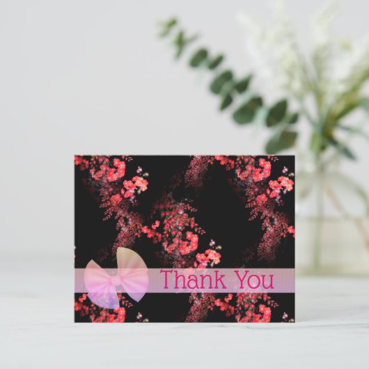 エレガントなピンクのブラック フローラル サンクス ポストカード (スタンド正面)