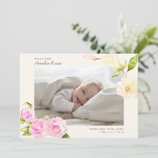 エレガントなピンクの水彩画の花の誕生の発表 招待状 (スタンド正面)