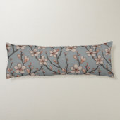 エレガントなピンクの花のさくら模様 ボディピロー (裏面)