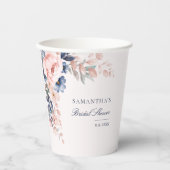 エレガントなピンクの花のスクリプト ブライダルシャワー 紙コップ (正面)