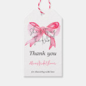 エレガントなピンクの蝶結び ウェディングシャワーのおしゃれな装飾 ギフトタグ (正面)