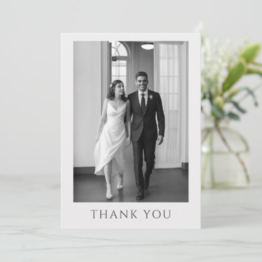 エレガントなフォーマルウェディングフォトモノグラム感謝カード サンキューカード (スタンド正面)