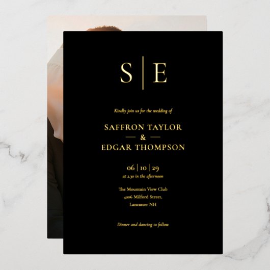 エレガントなブラックとゴールドのモノグラム写真ウェディング 箔招待状 (正面/裏面)