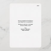 エレガントなブラックとゴールドの「Sleighin It」ファミリーフォト 箔シーズンカード (裏面)