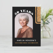 エレガントなブラックゴールドグリッター写真 50歳の誕生日 招待状 (スタンド正面)
