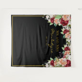 エレガントなブラックゴールド バーガンディーブラッシュ フラワーバックドロップ タペストリー (正面(横))