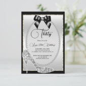 エレガントなブラックシルバーのジュエルボウ＆スティレットの誕生日 招待状 (スタンド正面)