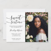 エレガントなブラックスクリプトのスイート16誕生日写真 招待状 (正面)