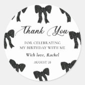 エレガントなブラックボウの誕生日ステッカー ラウンドシール (正面)