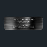 エレガントなブラックメタリックホイルモダンウェディング ラベル<br><div class="desc">ブラックエレガントでモダンなウェディング返信住所ラベル。手書きのブラシスクリプトステッカーのテキストは、お名前を更新してカスタマイズできます。この返信住所ラベルは、一致するウェディングコレクションの一部であり、デザイナーに連絡することで追加の一致するアイテムをリクエストできます。これらのベビーシャワー、ブライズシャワー、バチェロレッテパーティーbyメール、ウェディングまたは日程変更の返信住所ラベルは、日程を変更する必要があるイベントやパーティーに最適です。</div>