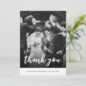 エレガントなブラック＆ホワイトのスクリプト写真 ウェディング サンキューカード (スタンド正面)