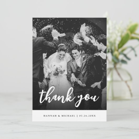 エレガントなブラック＆ホワイトのスクリプト写真 ウェディング サンキューカード (スタンド正面)