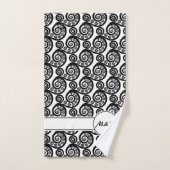 エレガントなブラック＆ホワイトイニシャル ボタニカルシダの葉 バスタオルセット (ハンドタオル)
