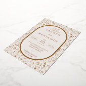 エレガントなベージュの花 箔招待状 (回転した状態)