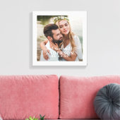 エレガントなホワイトのMr. and Mrs. モノグラム フォト ウェディング キャンバスプリント (インサイチュ (リビング))