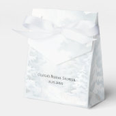 エレガントなホワイトウィンターピン ブライダルシャワー フェイバーボックス (正面サイド)