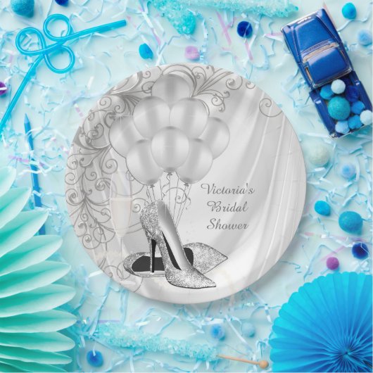 エレガントなホワイトサテンシルバーシューズ ブライダルシャワー ペーパープレート (パーティー)
