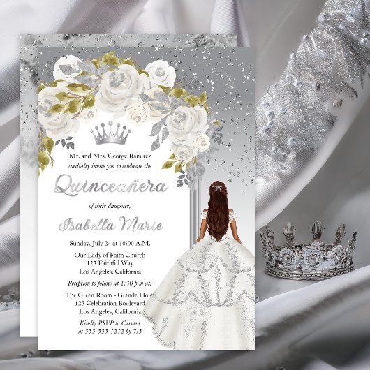 エレガントなホワイトシルバーローズのフラワーキンセアニェーラパーティー 箔招待状