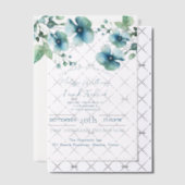 エレガントなボタニカルグリーンの青い花のウェディング ベラム紙招待状 (オフセット (招待状))
