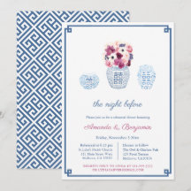 エレガントなマゼンタの白い花のリハーサルディナー