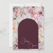 エレガントなマホガニー フローラル アーチ サマー ブライダル シャワー 招待状 (裏面)