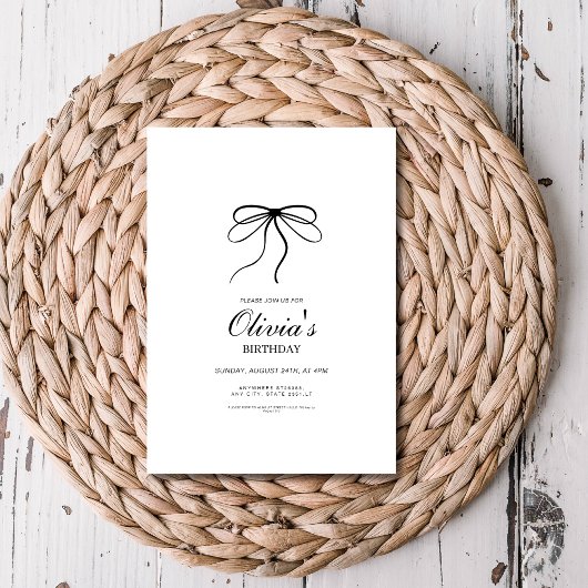 エレガントなミニマリストのブラックボウの誕生日 招待状