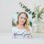 エレガントなミニマルスクリプト卒業写真感謝メッセージ ポストカード (スタンド正面)