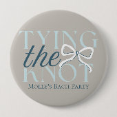 エレガントなミニマルスタイルの結婚式前祝い 缶バッジ (正面)