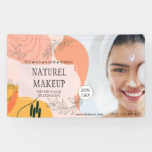 エレガントなメイクアップアーティスト モダンな美容院でのヘアカット